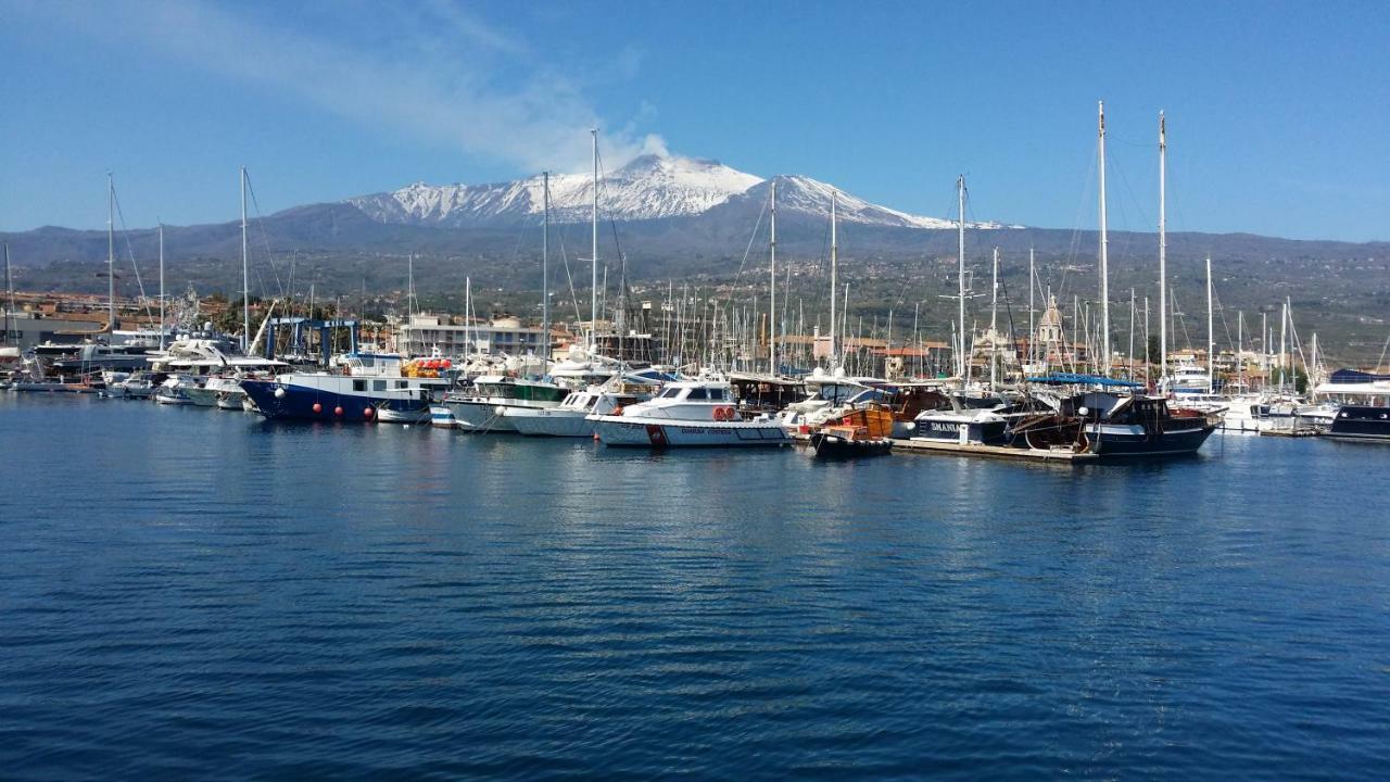 Casa Donna Rosaria Tra Etna E Taormina Lägenhet Riposto Exteriör bild