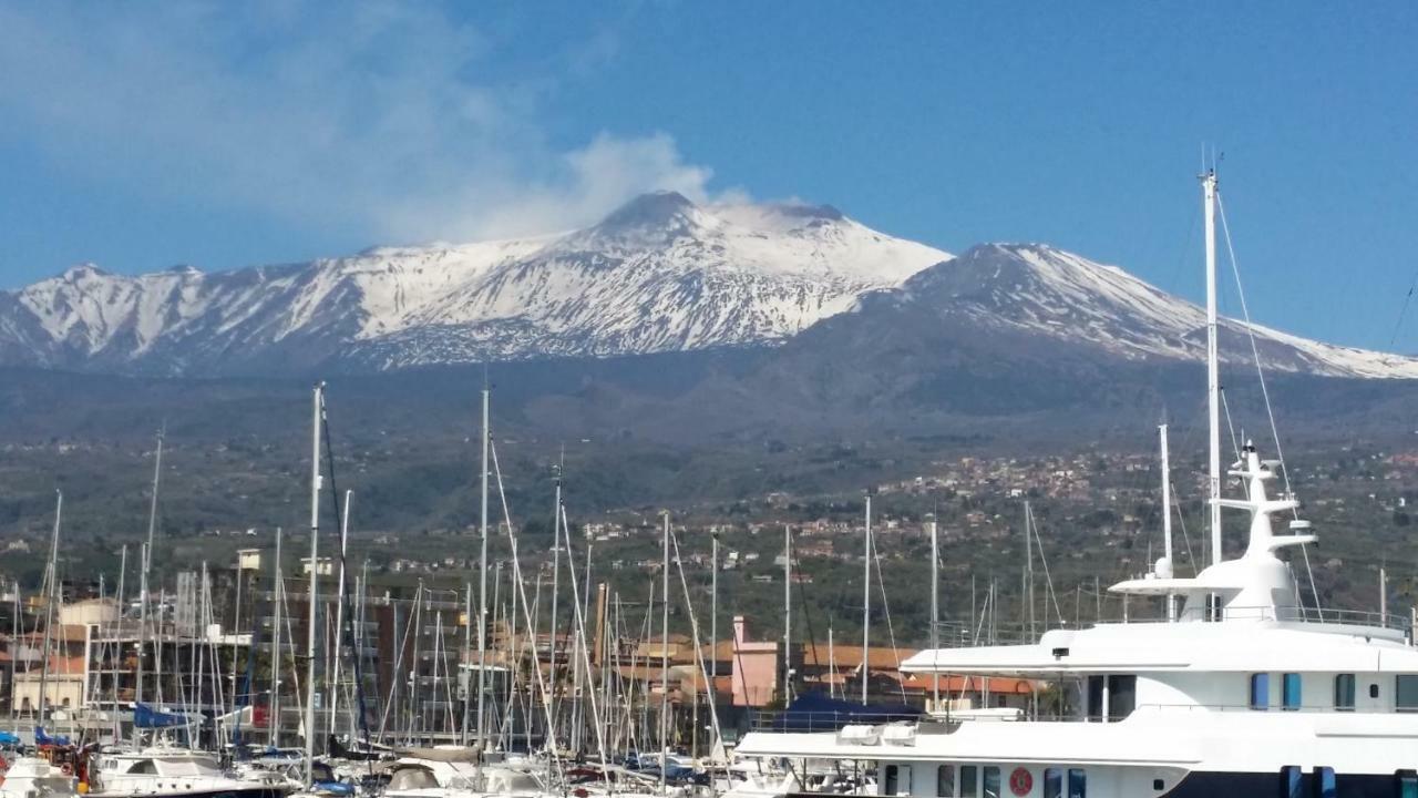 Casa Donna Rosaria Tra Etna E Taormina Lägenhet Riposto Exteriör bild