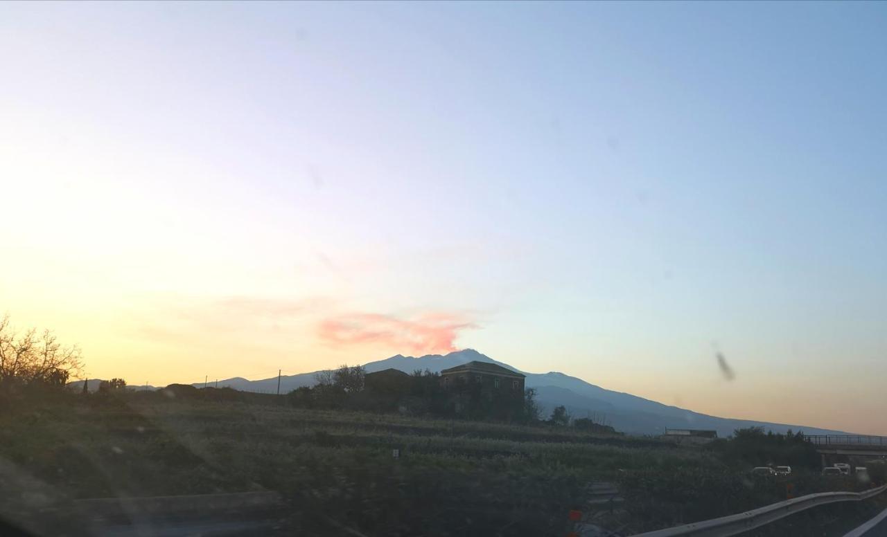 Casa Donna Rosaria Tra Etna E Taormina Lägenhet Riposto Exteriör bild